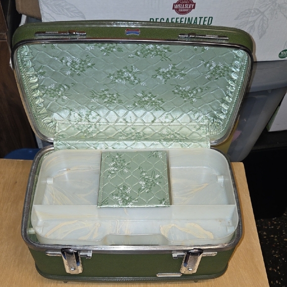 1960s Vintage Retro Green Travel Makeup Case American Tourister Tiara Model Lugg - Picture 2 of 15